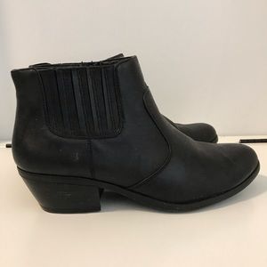 Women’s western style ankle booties 7